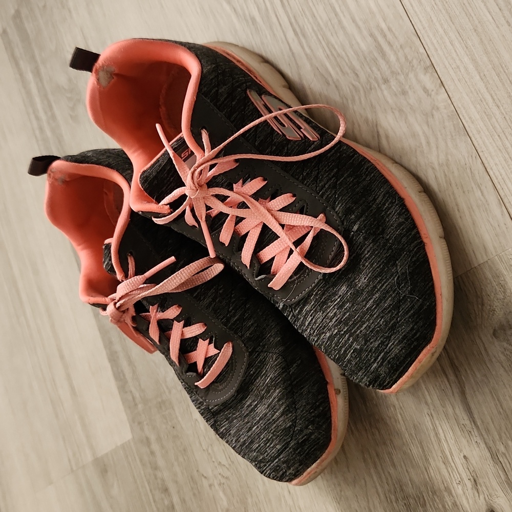 Skechers shoes